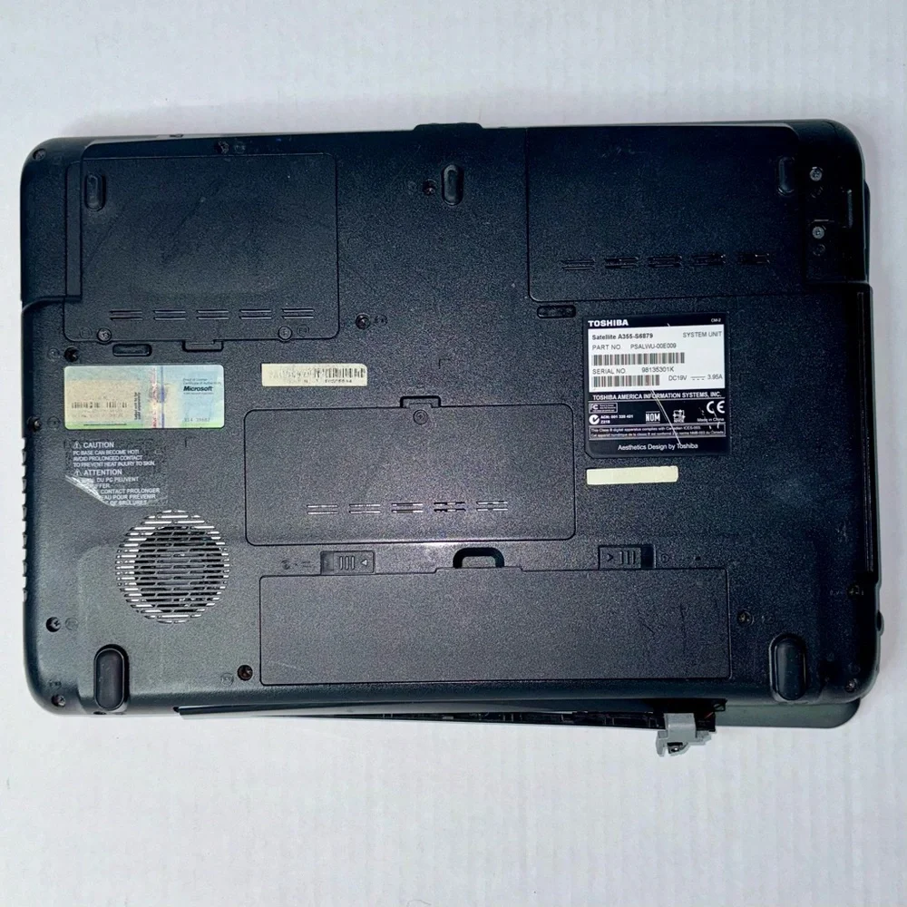 Working Toshiba Satellite A305-S6879 15.4” laptop & adapter, special edition